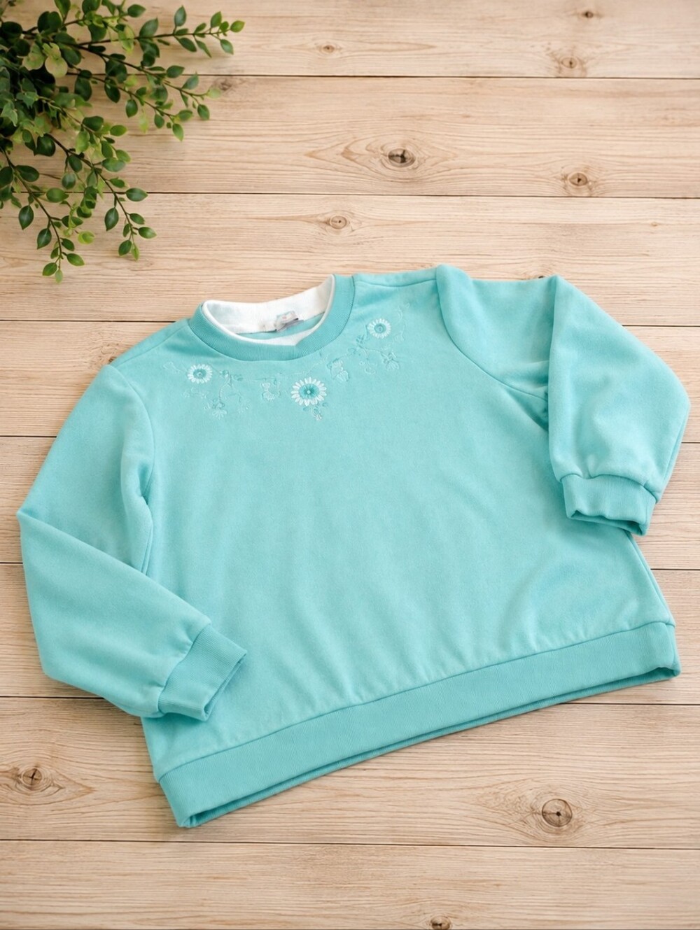Size L Alia fleece embroidered warm winter sweater